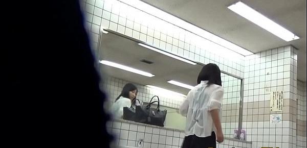  Watched japan hos urinate